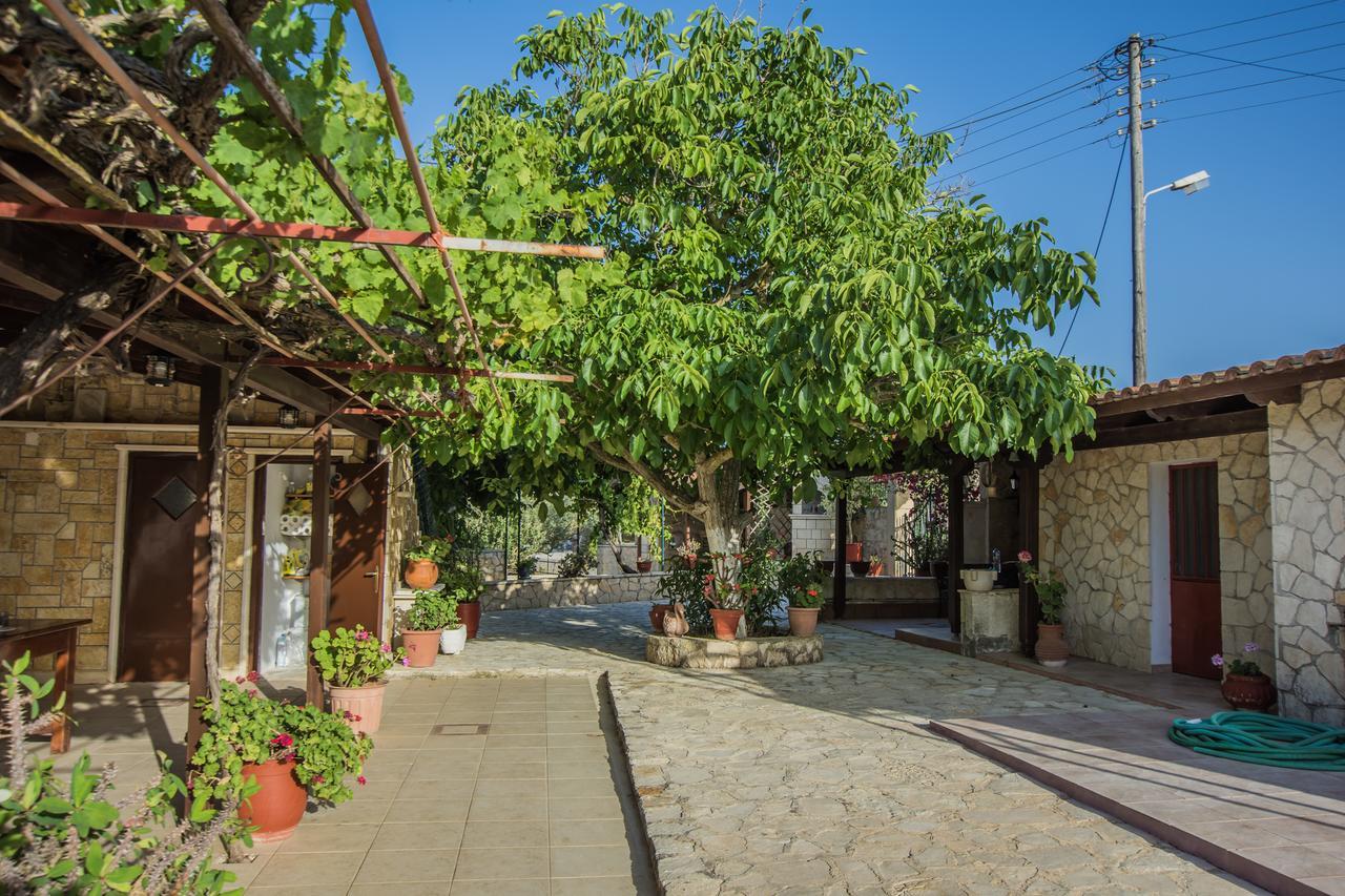 Porto Giardino Apartments Kypseli Luaran gambar
